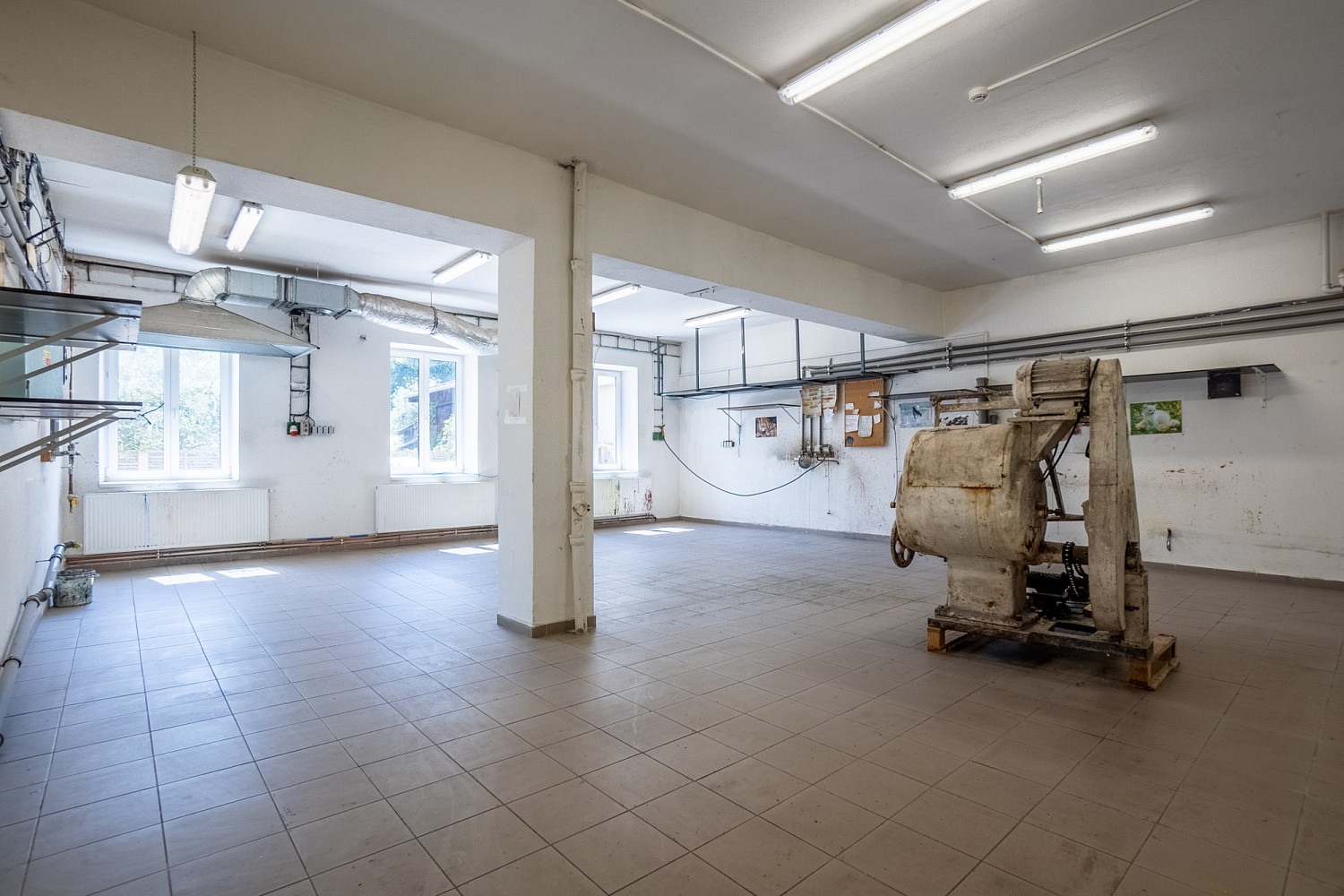 Prodej výrobních prostor 1 097 m² – fotografie 5