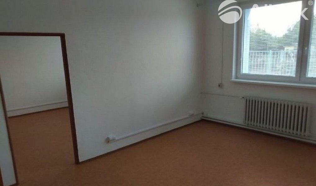 Pronájem kanceláře 20 m², Dolní Benešov – náhled fotky 2