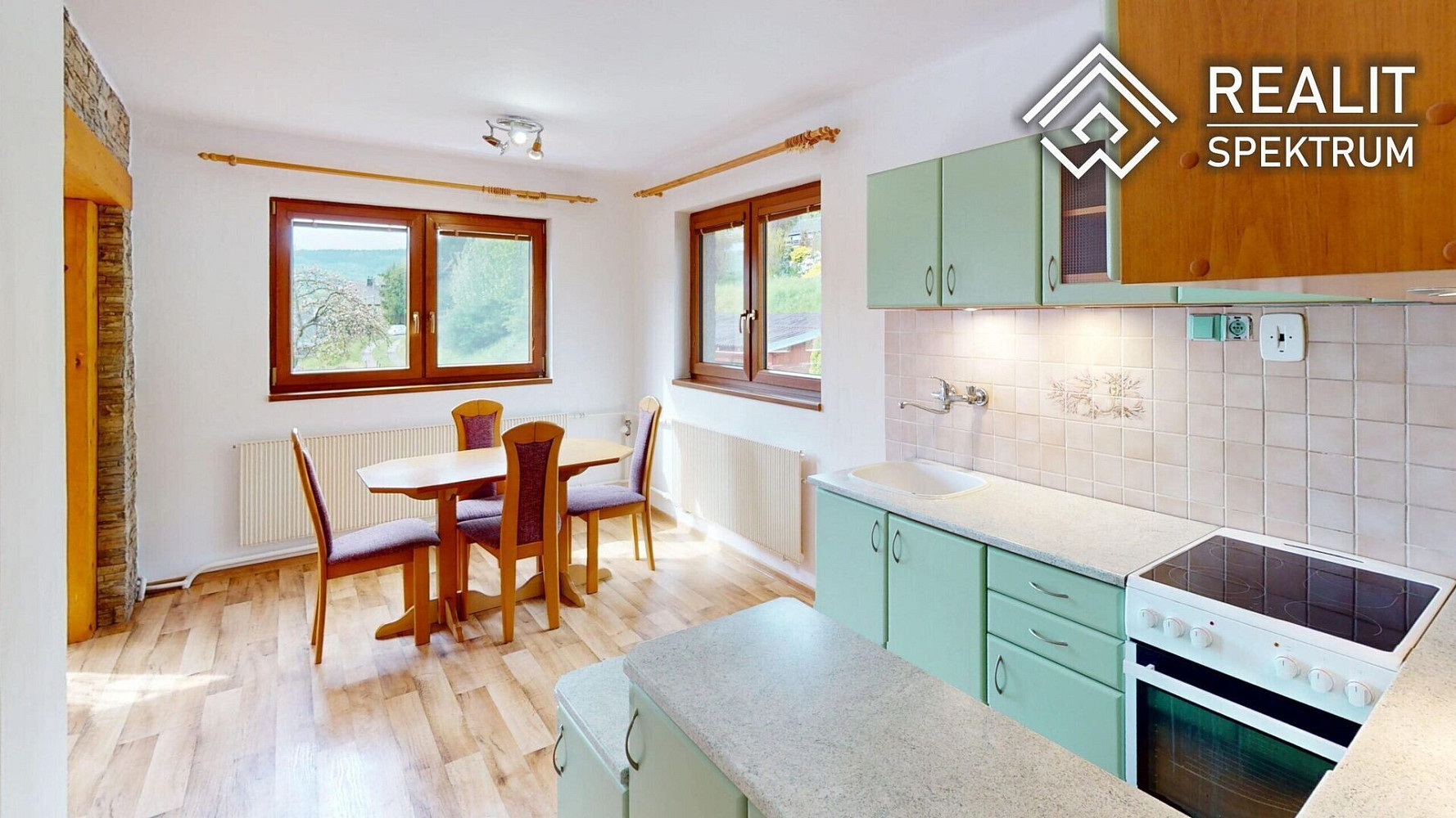 Prodej domu 209 m² s pozemkem 1 148 m² – fotografie 2