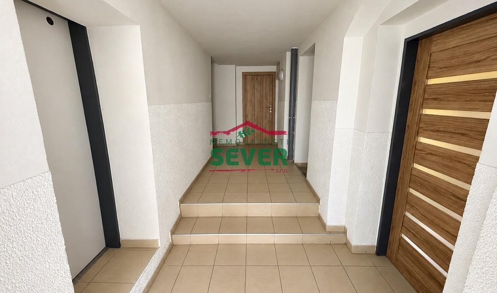 Prodej domu 571 m² s pozemkem 158 m², Luby – náhled fotky 11