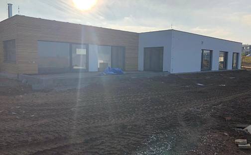 Prodej domu s pozemkem 1080 m², U Rybníčka, Vysoký Újezd, okres Beroun