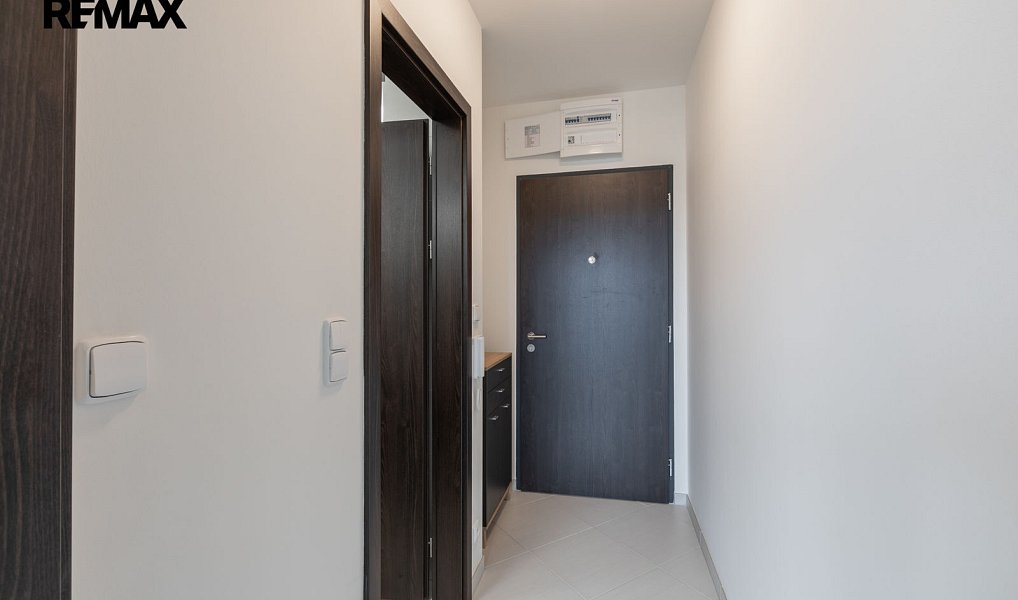 Pronájem bytu 1+kk 27 m², Praha – náhled fotky 8