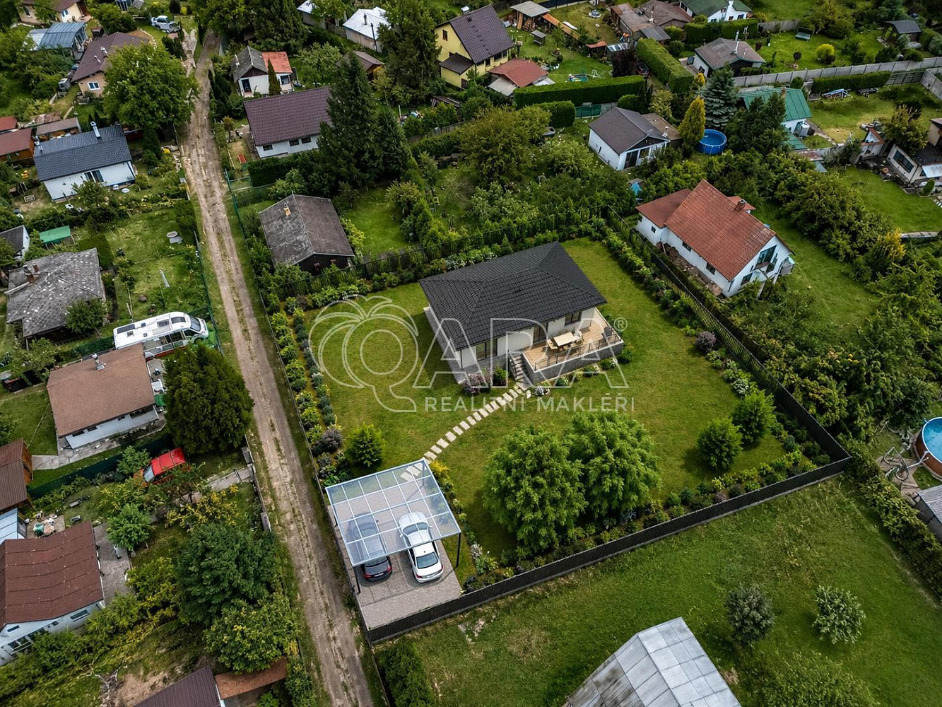 Prodej stavebního pozemku 992 m²