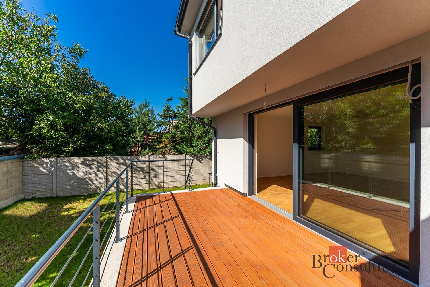 Prodej domu 257 m² s pozemkem 292 m² – fotografie 2