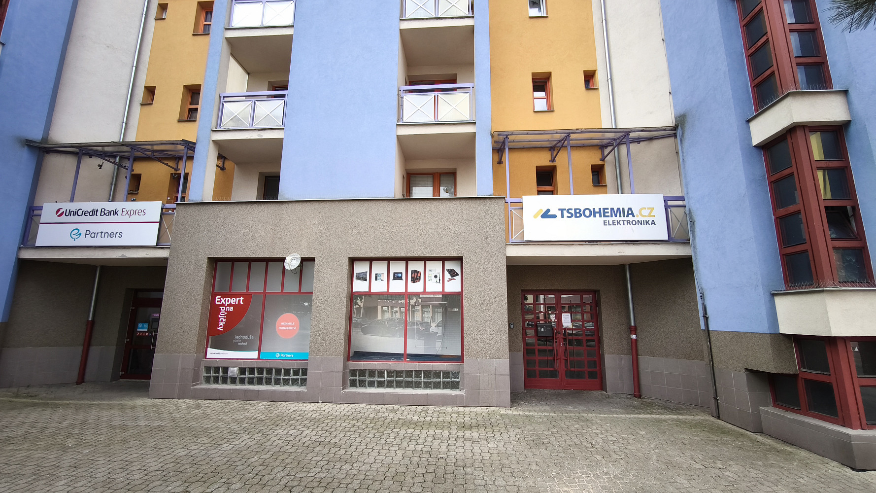 Pronájem obchodních prostor 102 m² – fotografie 2