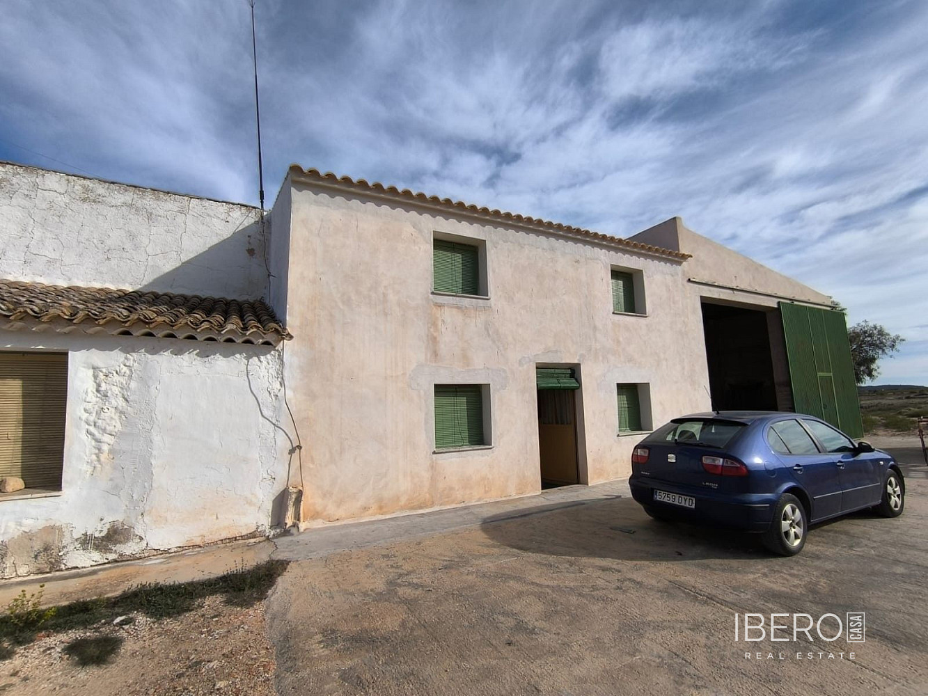 Prodej domu 386 m² s pozemkem 7 600 m²