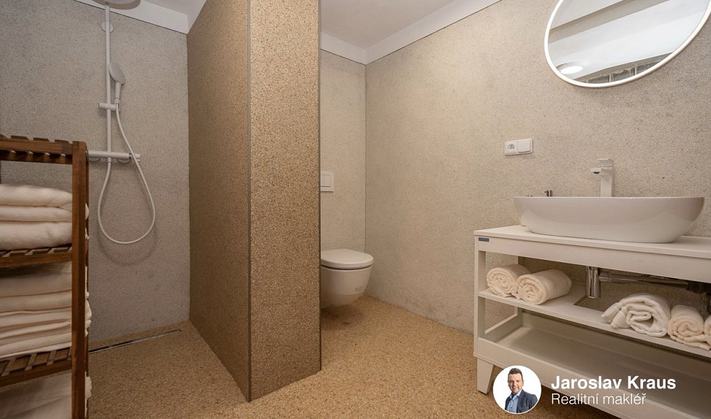 Prodej ubytovacího objektu 373 m², Roprachtice – náhled fotky 13