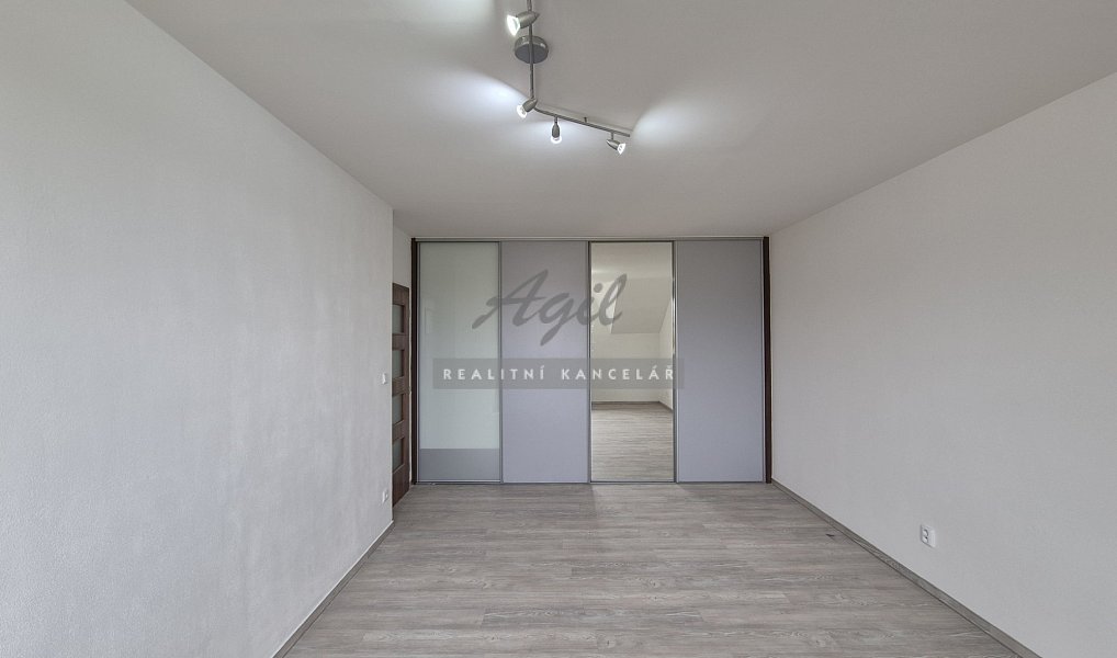 Prodej bytu 3+kk 99 m², Ivančice – náhled fotky 8