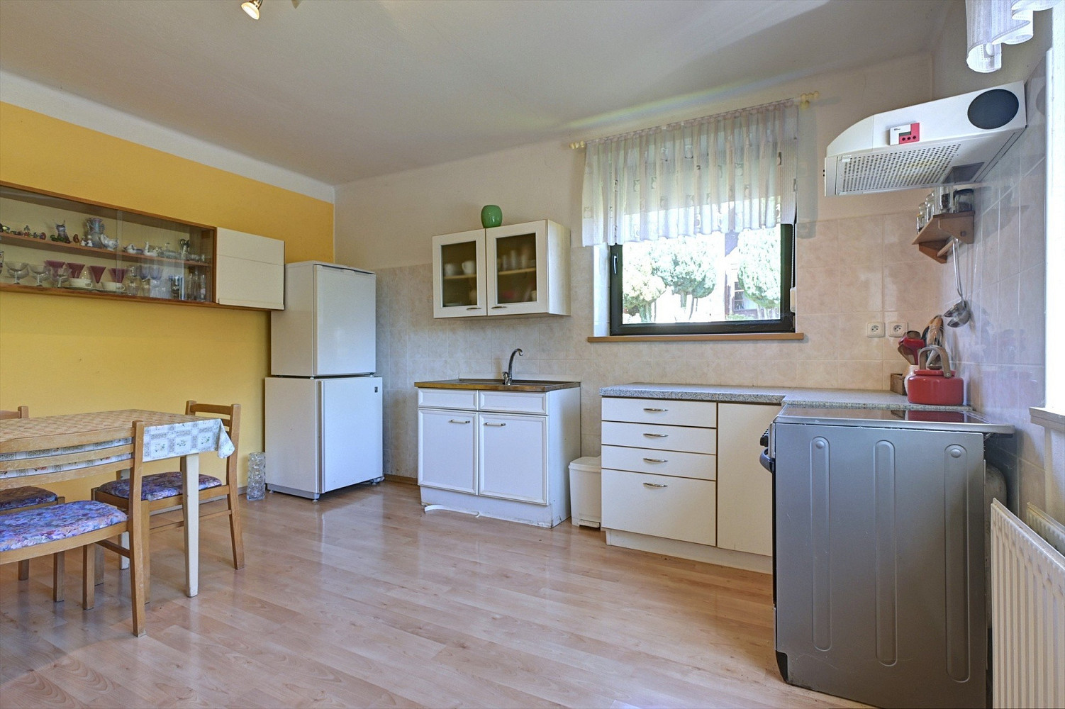 Prodej domu 203 m² s pozemkem 1 246 m² – fotografie 2