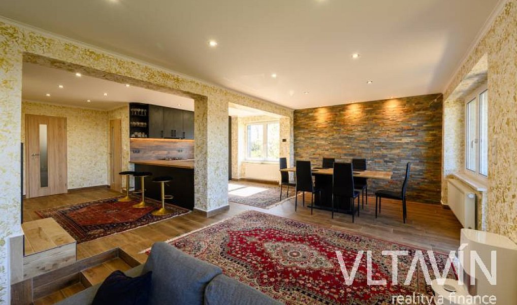 Prodej domu 232 m² s pozemkem 391 m², Praha – náhled fotky 2