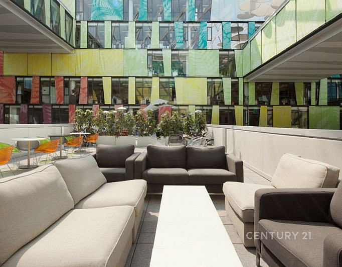 Pronájem kanceláře 437 m² – pohled 2