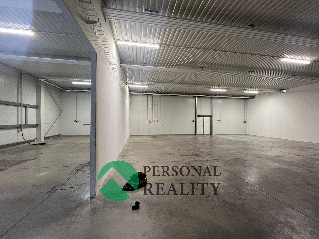 Pronájem výrobních prostor 1 106 m² – fotografie 3