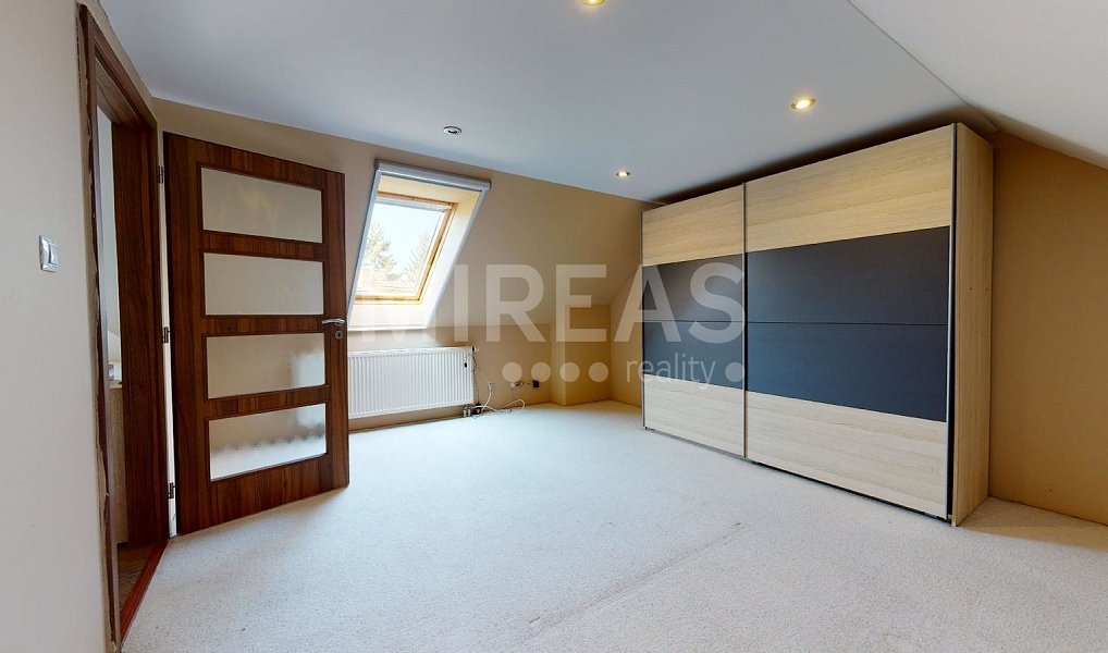Pronájem domu 150 m² s pozemkem 650 m², Straky – náhled fotky 10