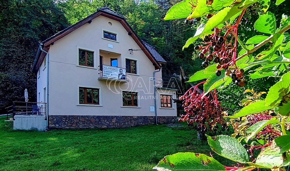 Prodej bytu 3+1 91 m², Beroun – náhled fotky 27