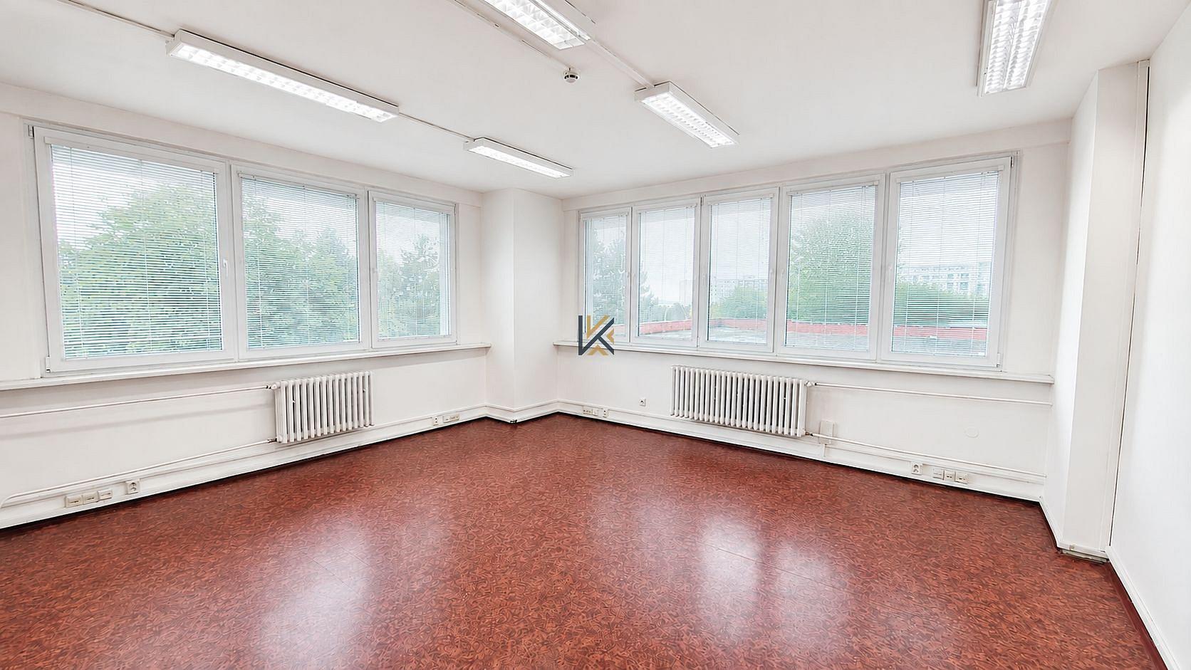Pronájem obchodních prostor 450 m² – fotografie 3
