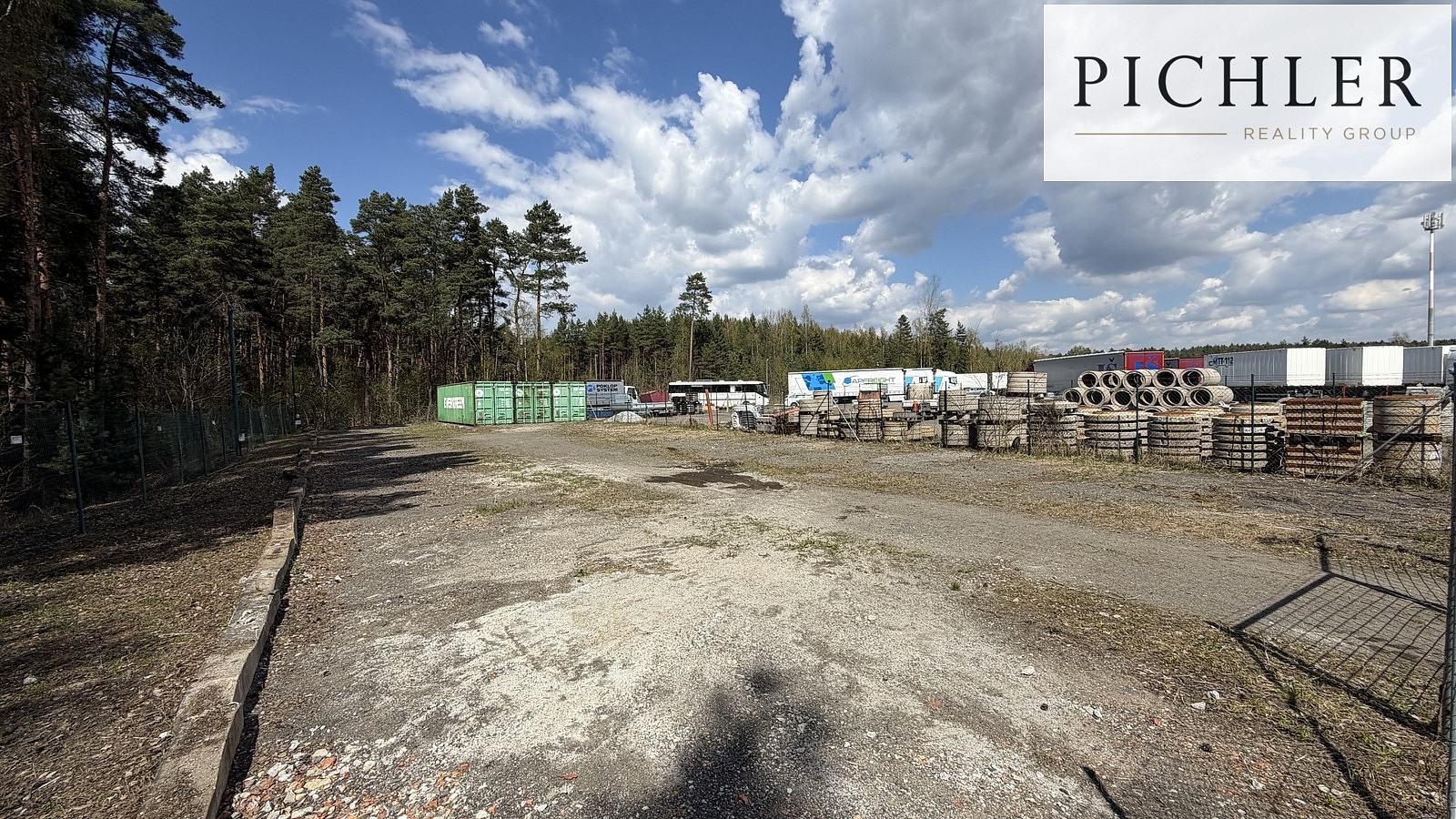 Pronájem pozemku 800 m² – fotografie 3