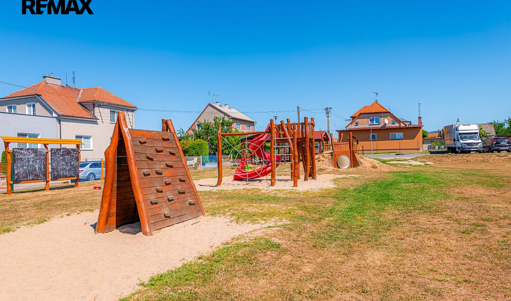 Prodej stavebního pozemku 1 235 m², Přáslavice – náhled fotky 12