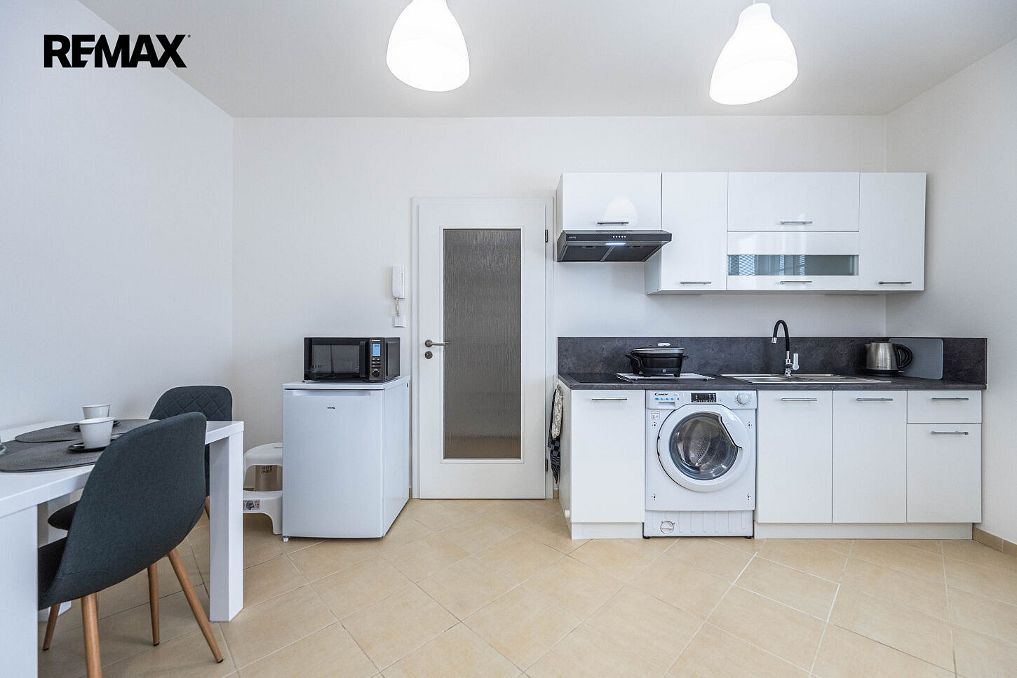 Pronájem bytu 1+kk 24 m² – fotografie 4