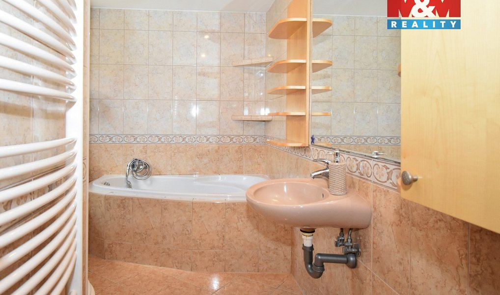 Prodej výrobních prostor 1 200 m², Spálov – náhled fotky 28
