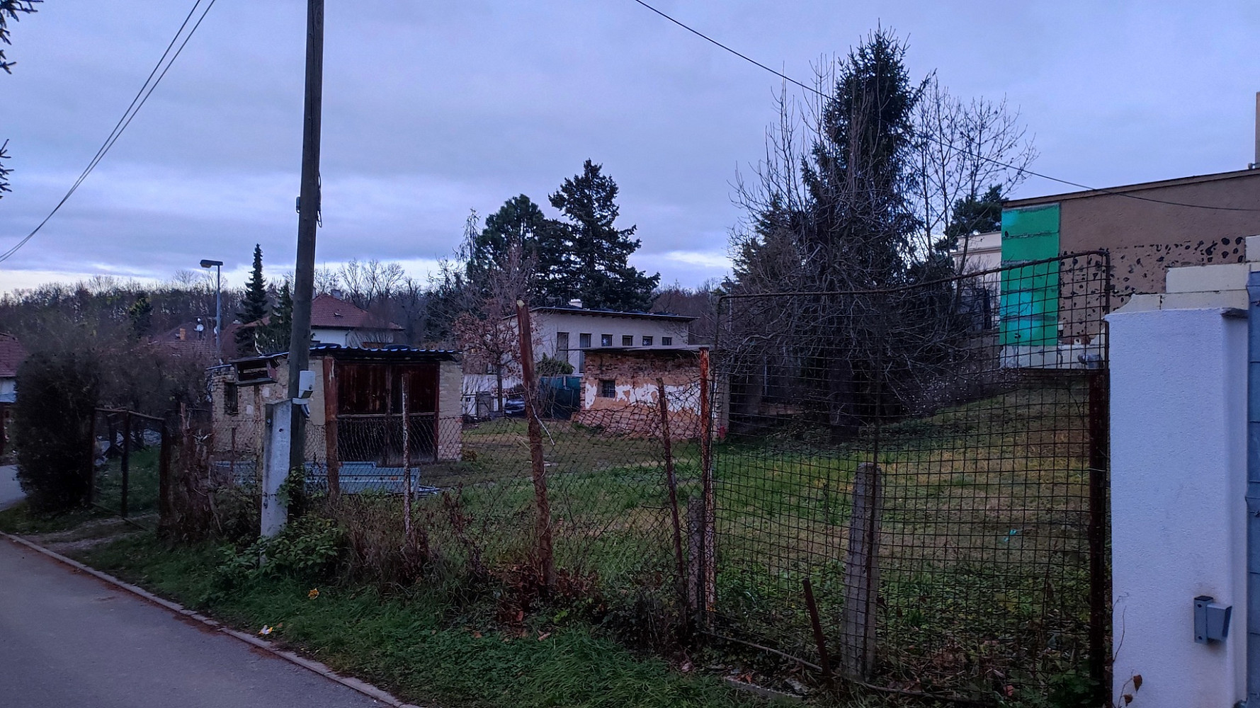 Prodej stavebního pozemku 433 m² – pohled 2