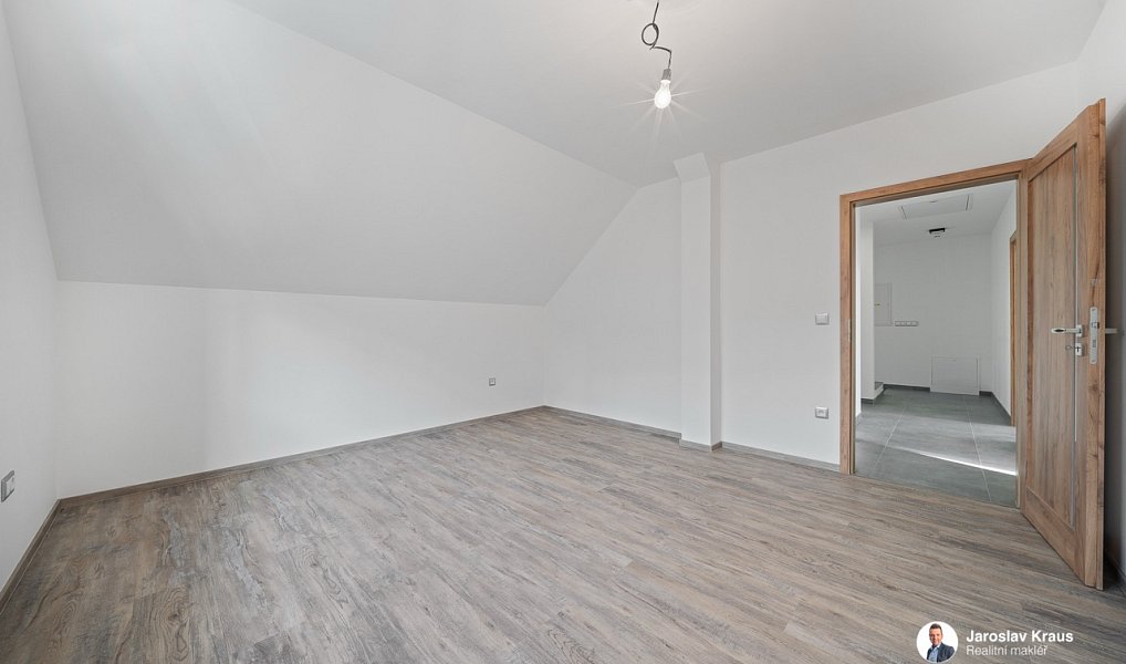 Prodej domu 134 m² s pozemkem 176 m², Nová Paka – náhled fotky 36