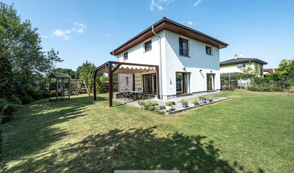 Prodej rodinného domu, 135 m², Praha-západ, Nučice