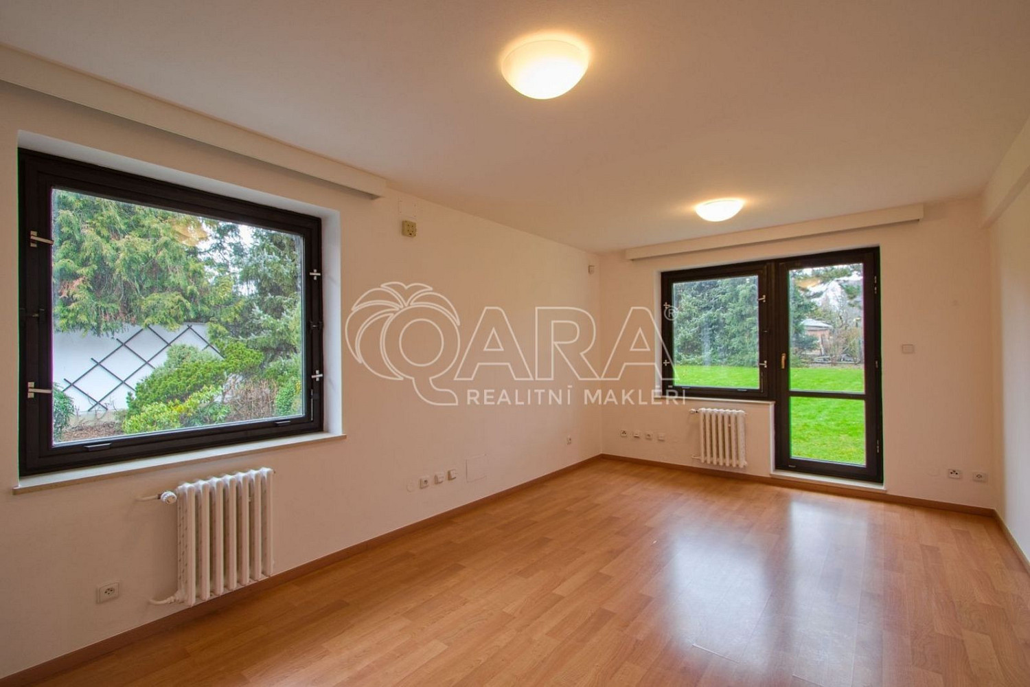 Pronájem kanceláře 417 m² – fotografie 2