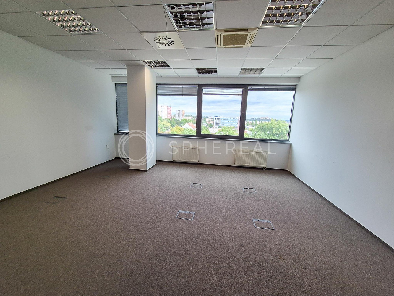 Pronájem kanceláře 237 m² – fotografie 3