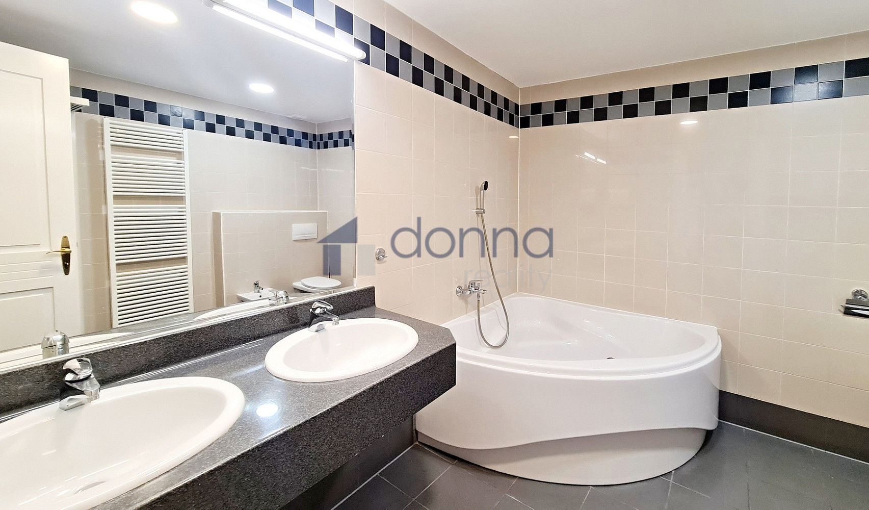 Pronájem bytu 4+kk 155 m² – fotografie 4
