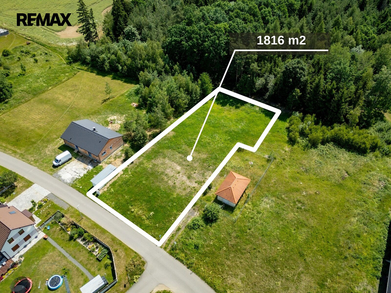 Prodej stavebního pozemku 1 816 m² – fotografie 2