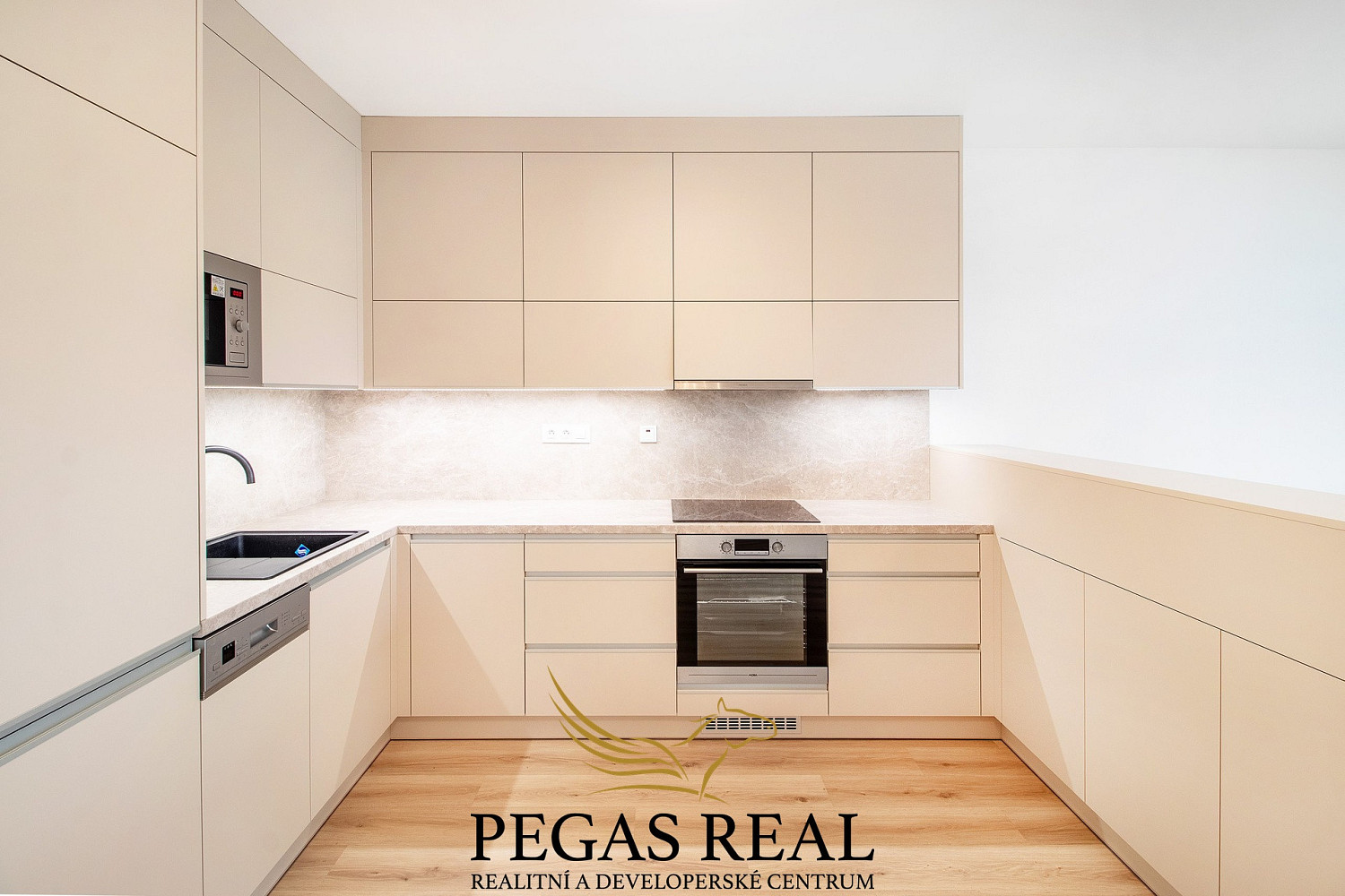 Pronájem bytu 1+kk 42 m²
