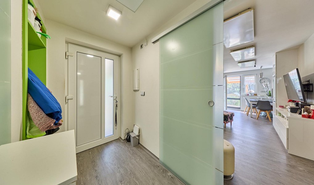 Prodej domu 181 m² s pozemkem 889 m², Trutnov – náhled fotky 24