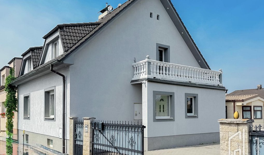 Pronájem domu 170 m² s pozemkem 210 m², Praha – fotka 1 z 22