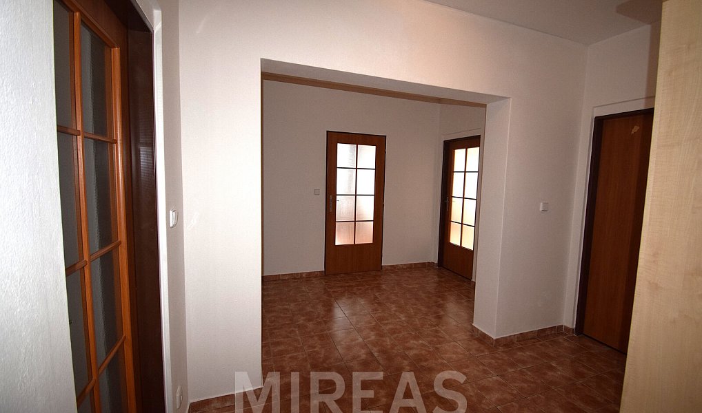 Pronájem bytu 3+kk 99 m², Milovice – náhled fotky 9
