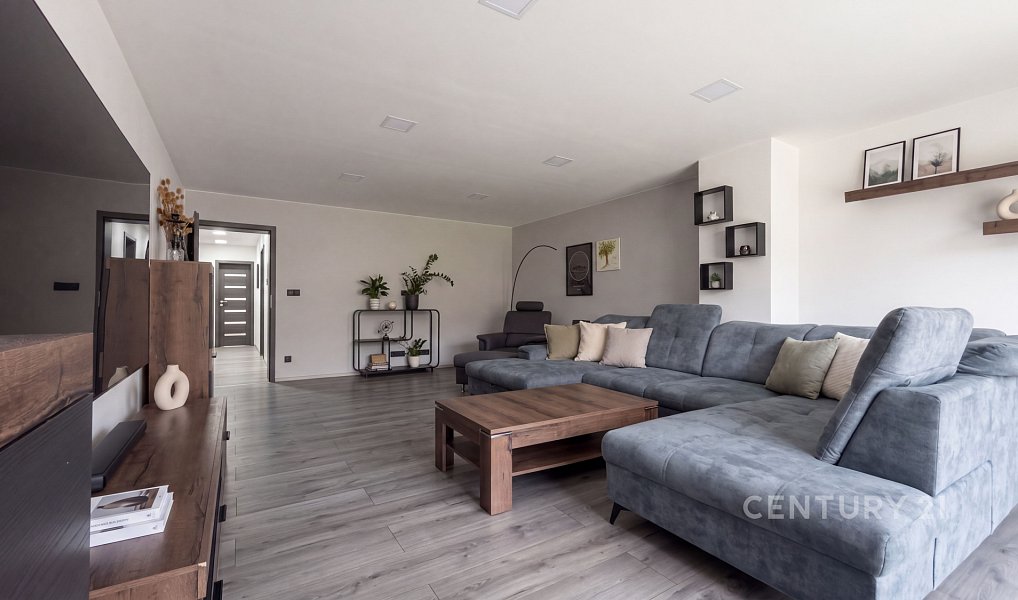 Prodej domu 284 m² s pozemkem 1 154 m², Roštín – náhled fotky 28