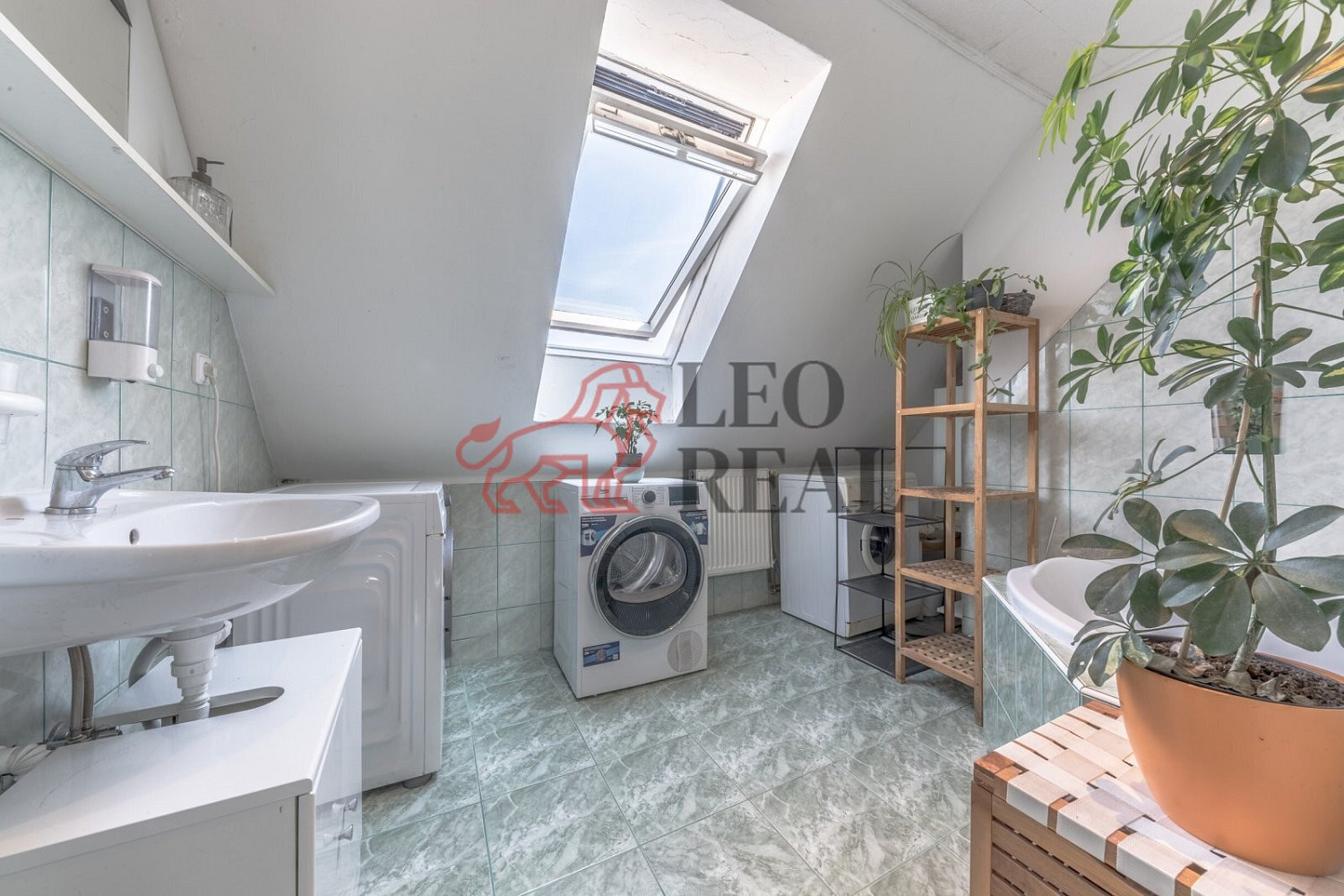 Prodej domu 200 m² s pozemkem 1 201 m² – fotografie 5