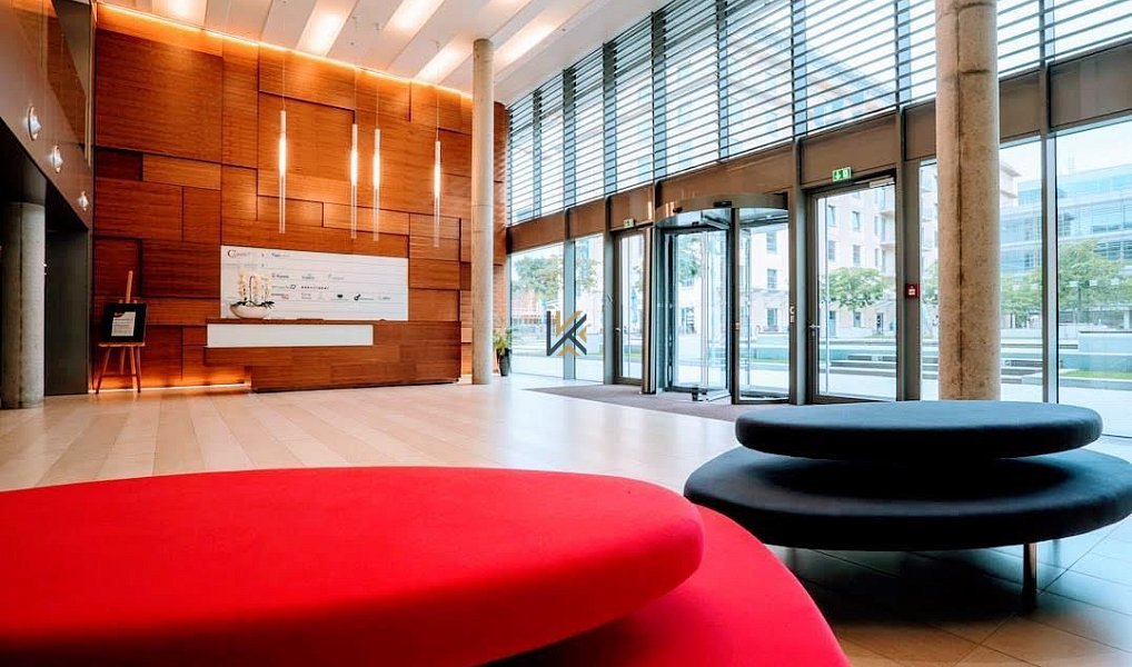 Pronájem kanceláře 653 m², Praha – náhled fotky 3