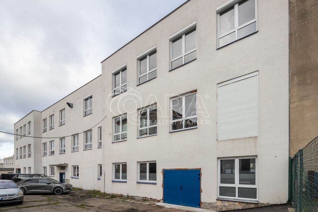 Pronájem skladovacích prostor 484 m² – fotografie 3