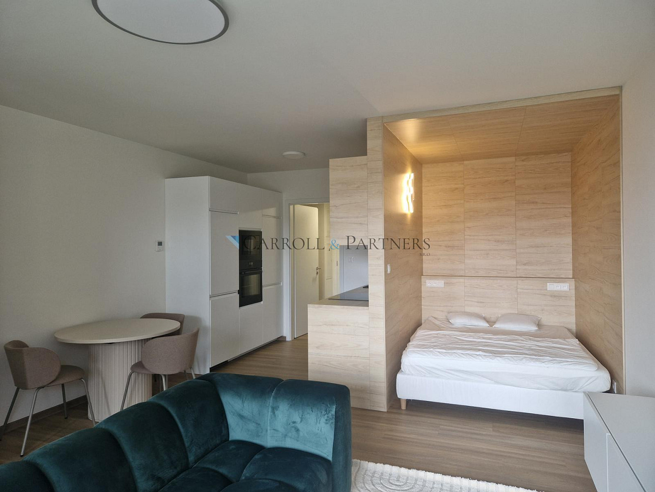 Pronájem bytu 1+kk 38 m² — photo 2