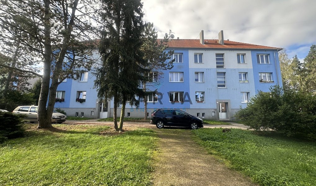 Pronájem bytu 2+1 57 m², Hrádek – náhled fotky 2