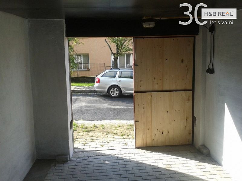 Prodej garáže zlín lazy — photo 4