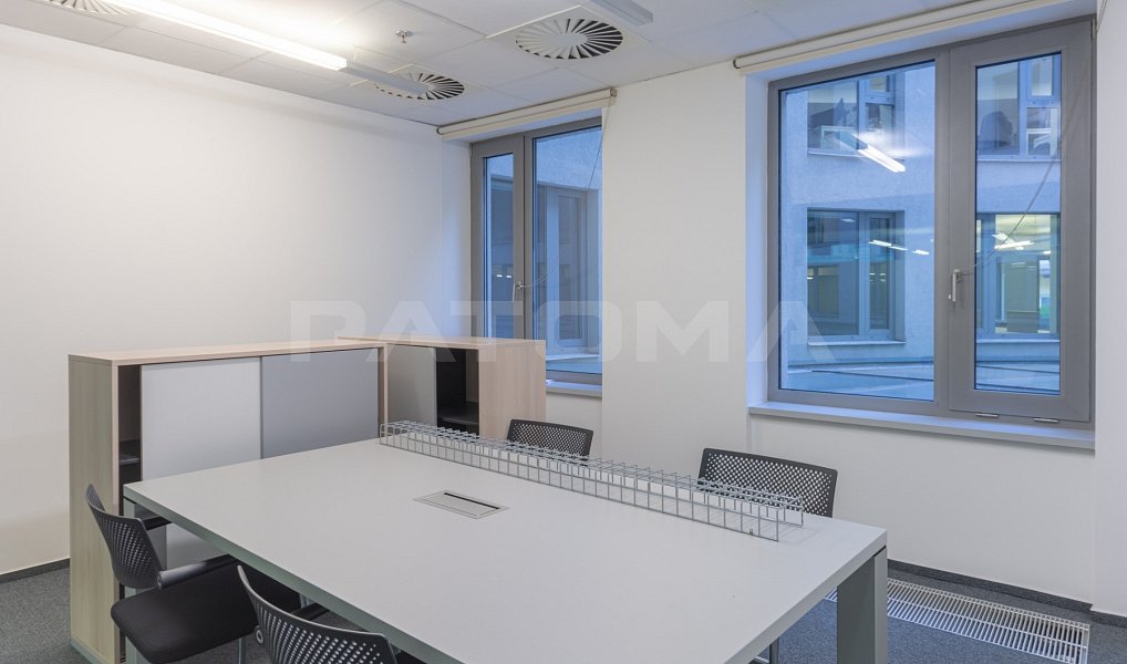 Pronájem kanceláře 379 m², Praha – náhled fotky 10