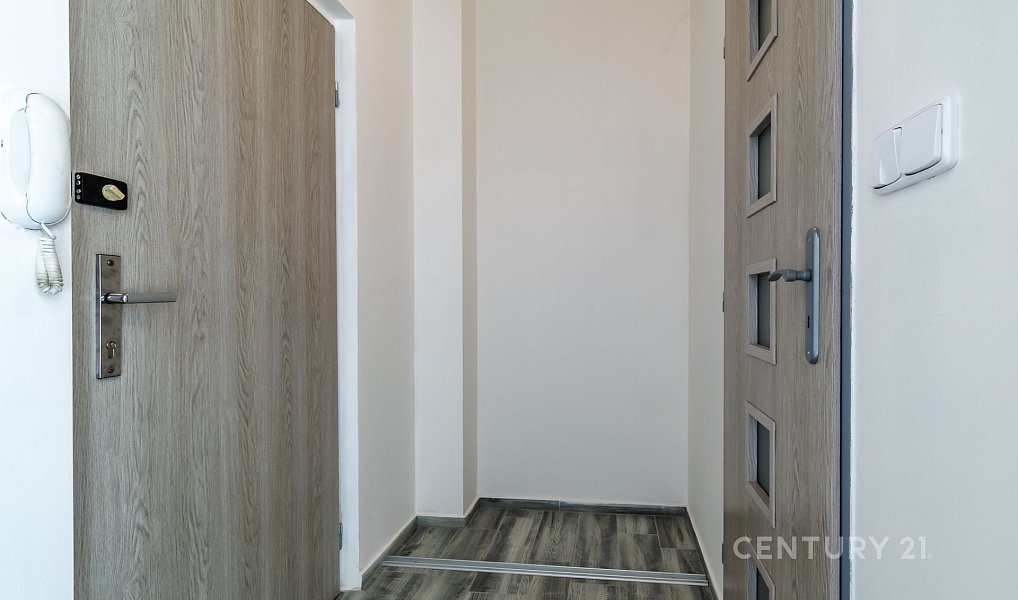 Pronájem bytu 1+kk 32 m², Kladno – náhled fotky 5