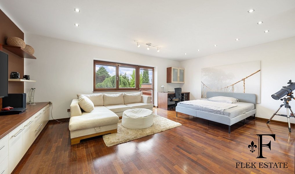 Prodej domu 371 m² s pozemkem 2 392 m², Medlov – náhled fotky 21