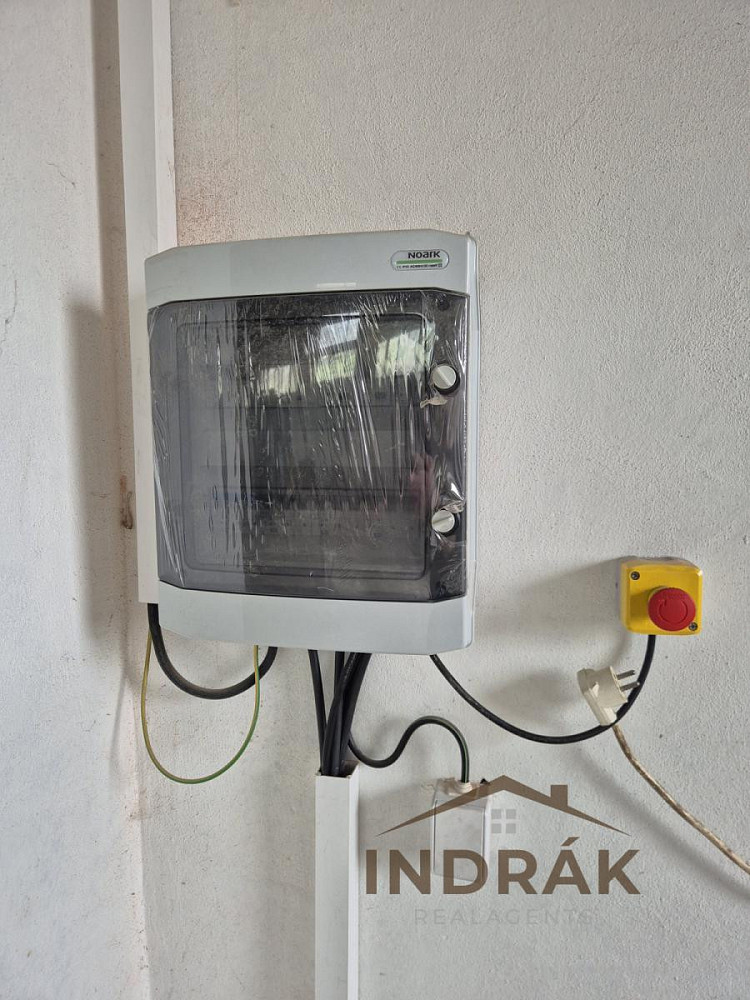 Pronájem výrobních prostor 178 m² – fotografie 4