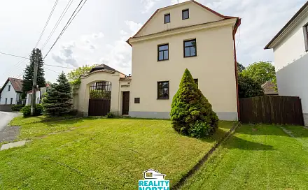 Prodej domu 386 m² s pozemkem 2 232 m², Kanina, okres Mělník