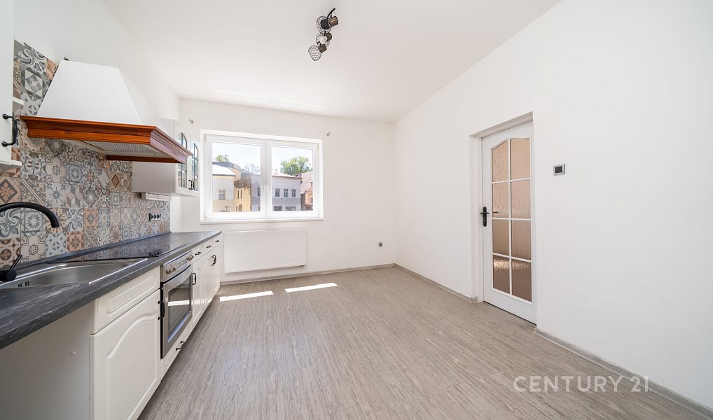 Prodej nájemního domu, činžáku 113 m², Úpice – náhled fotky 22