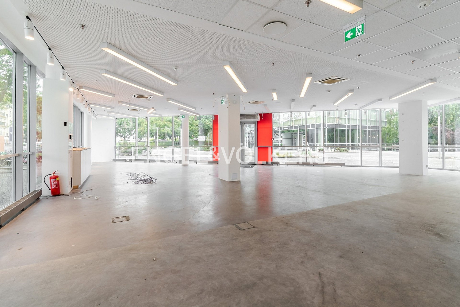 Pronájem obchodních prostor 291 m² – fotografie 3