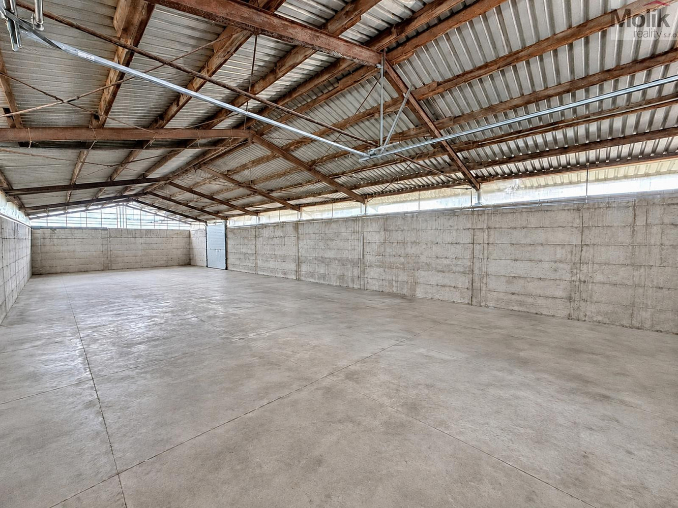 Pronájem skladovacích prostor 400 m² – fotografie 2
