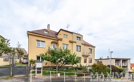 Prodej domu 255 m² s pozemkem 384 m², Pod Sychrovem II, Praha 10 - Michle